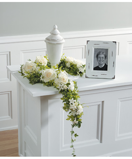 White Elegance Urn Garland